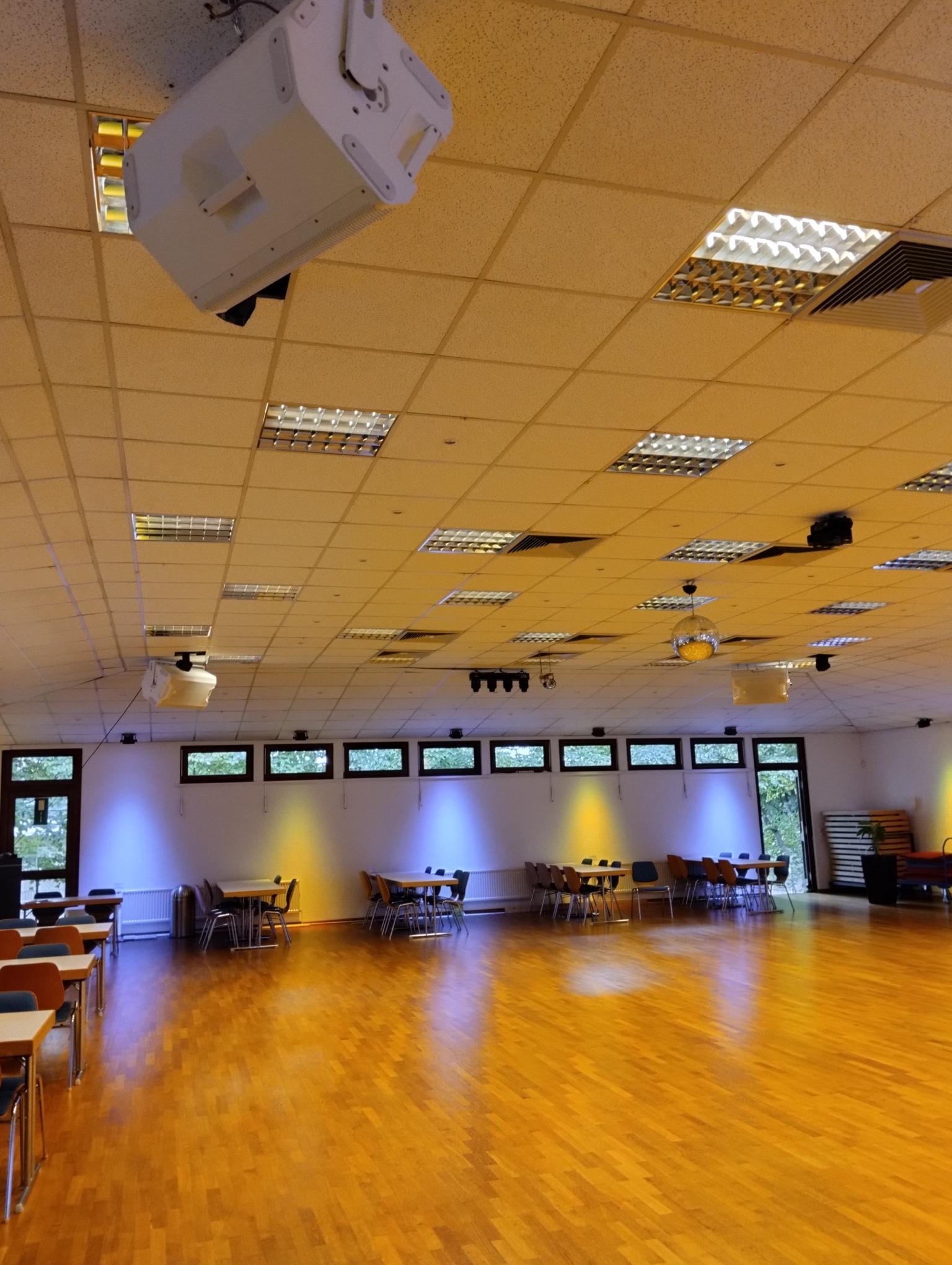  Umbau im Tanzsaal